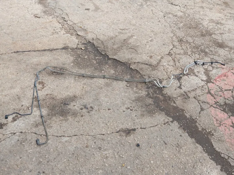 Трубка топливная