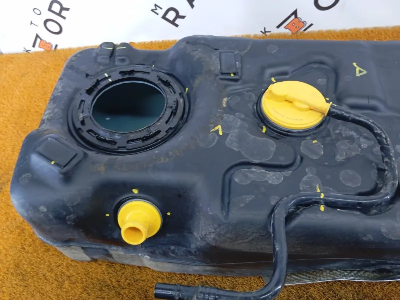 Бак топливный