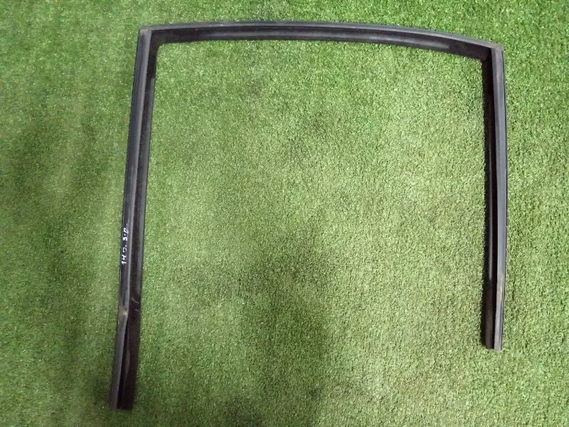 Уплотнитель стекла двери