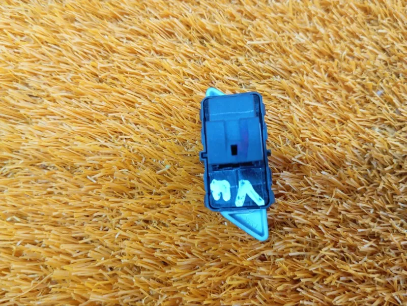 Кнопка центрального замка