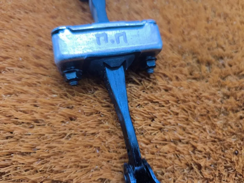 Ограничитель двери