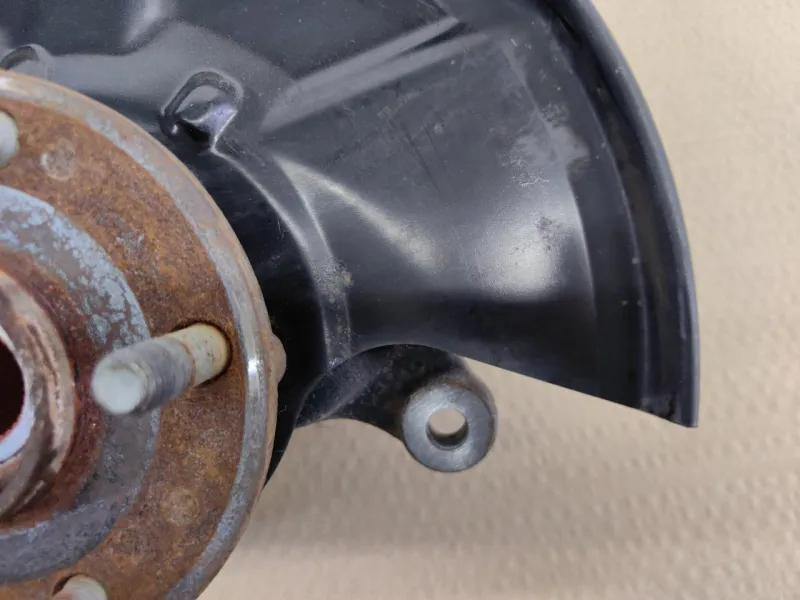 Кулак поворотный