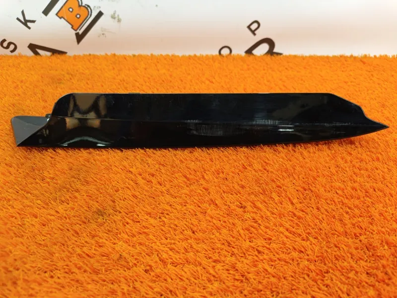 Молдинг на крыло