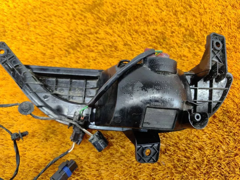 Фонарь противотуманный