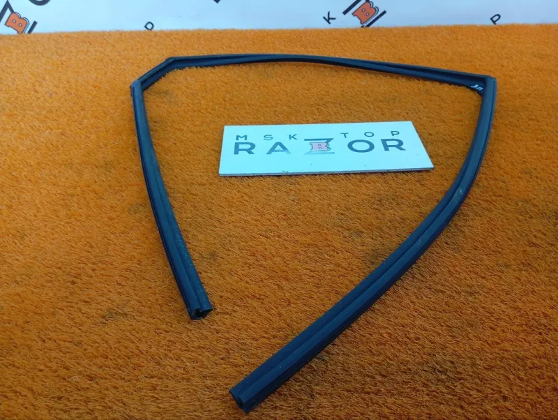 Уплотнитель стекла двери