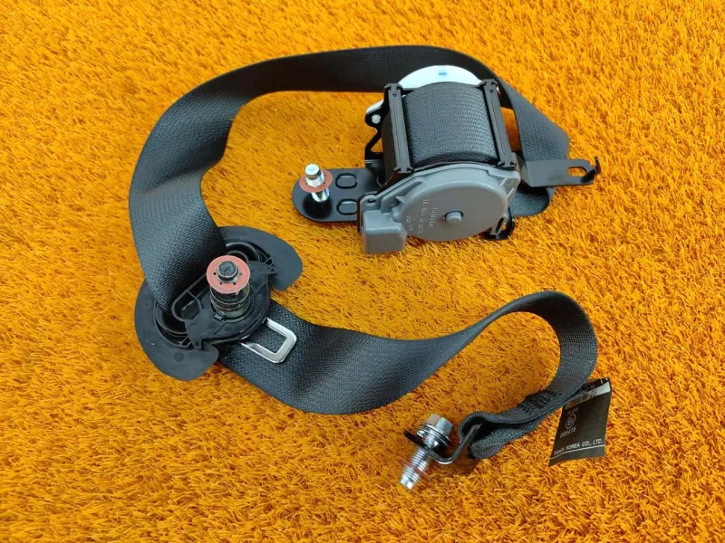 Ремень безопасности