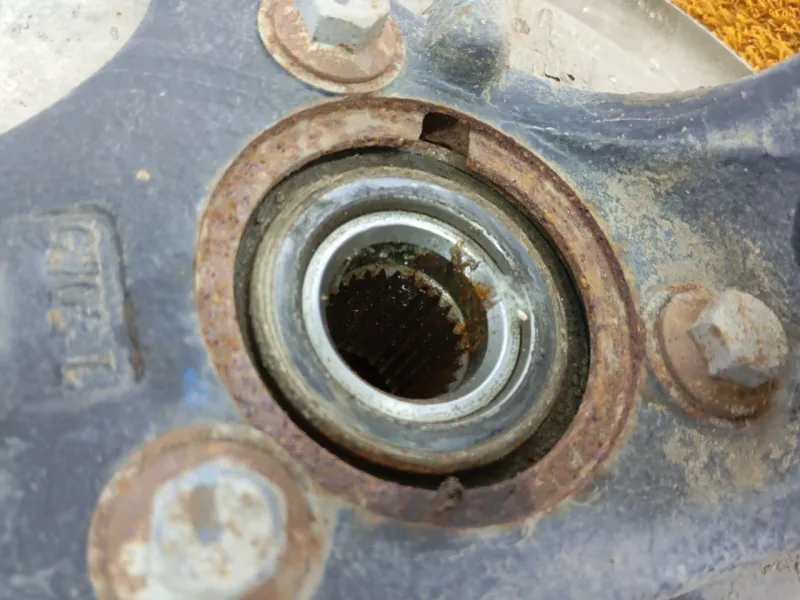 Кулак поворотный