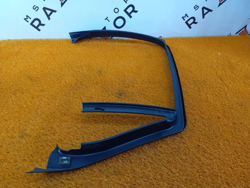 Рамка стекла двери