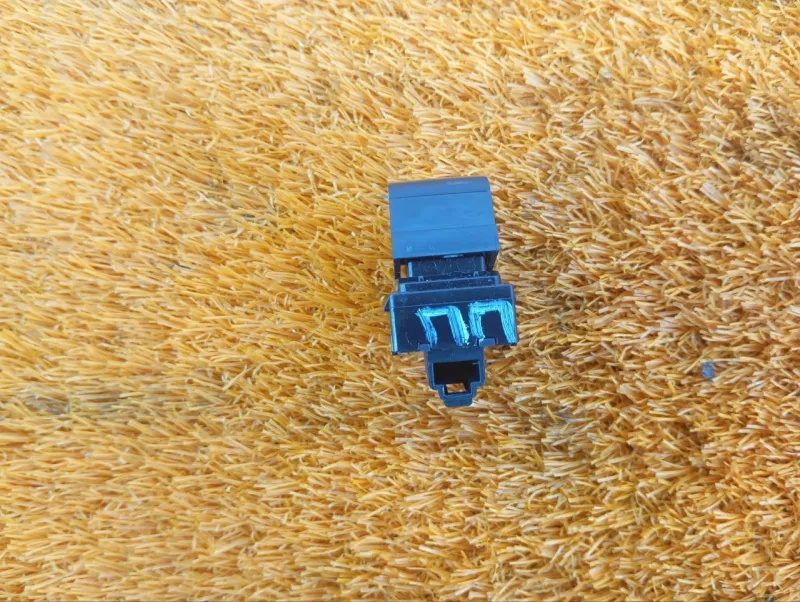 Кнопка стеклоподъемника