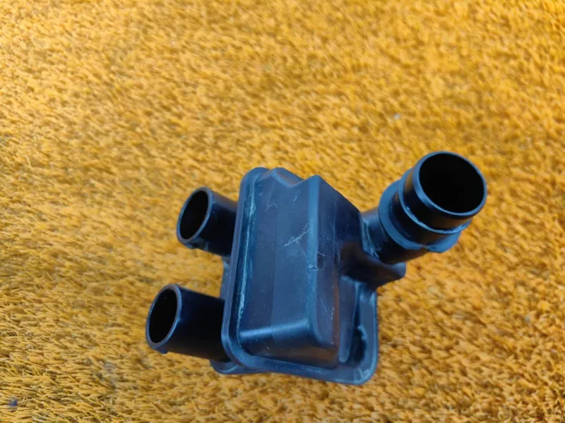 Патрубок воздушного фильтра