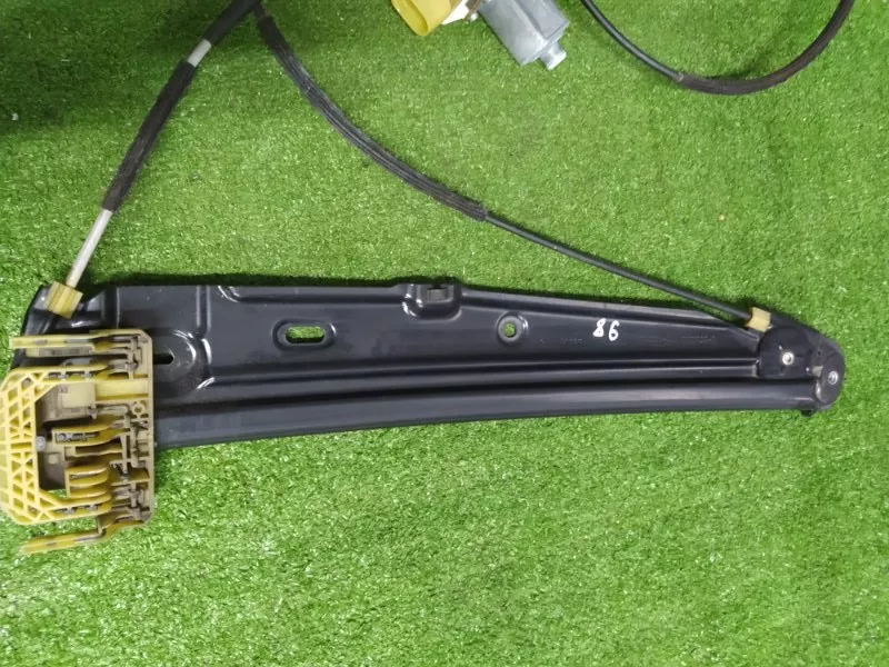 Стеклоподъемник BMW 7-Series 2010 51337182105 F02, передний левый