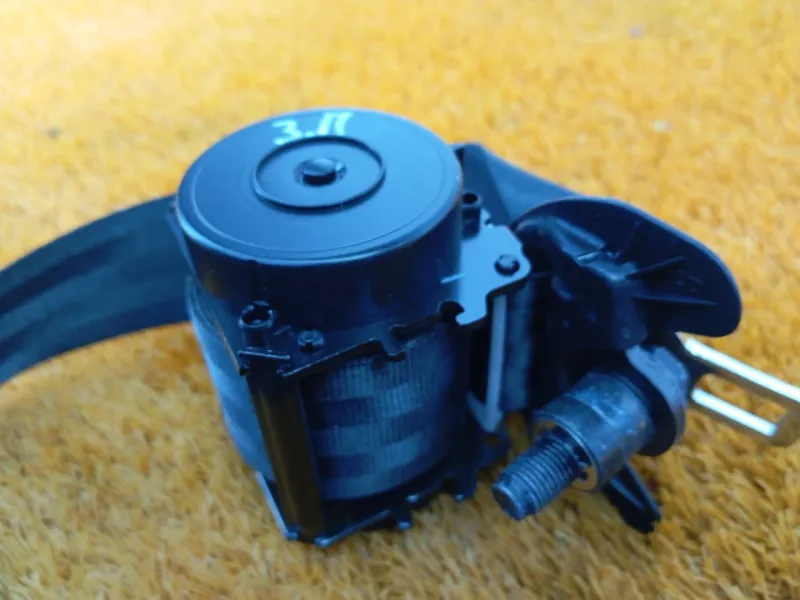 Ремень безопасности