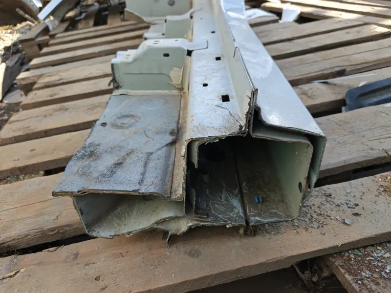 Порог с центральной стойкой