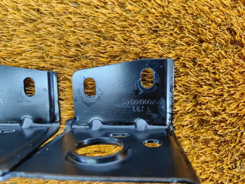 Крепление радиатора