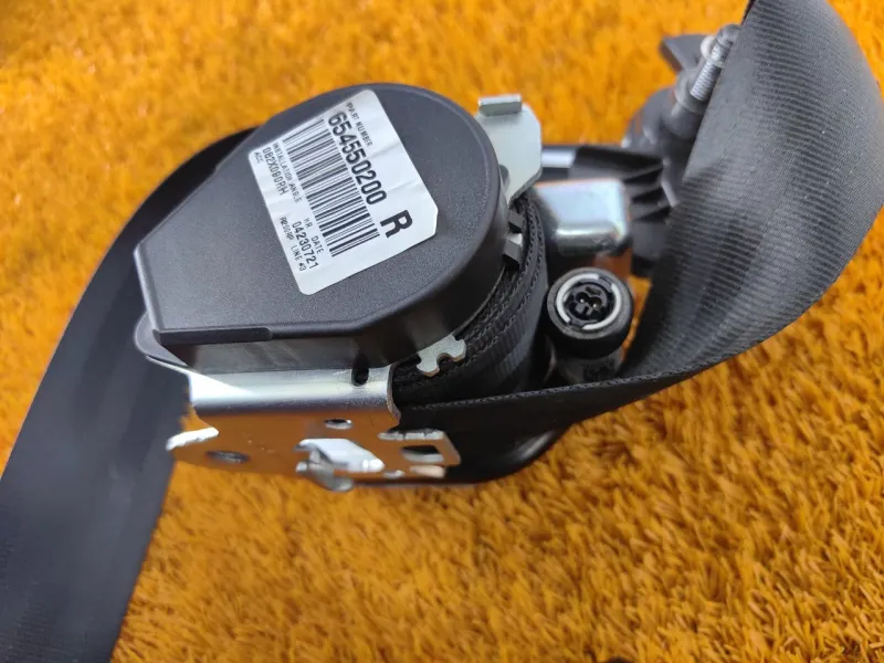 Ремень безопасности