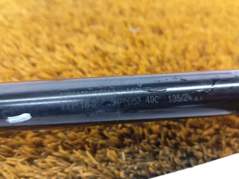 Амортизатор багажника