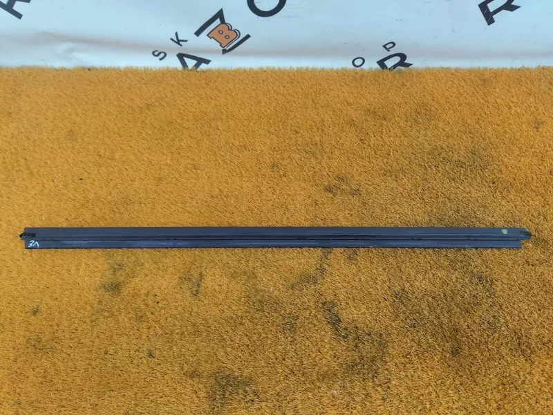 Уплотнитель стекла двери