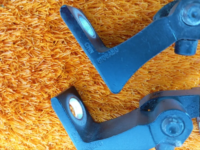 Петля двери