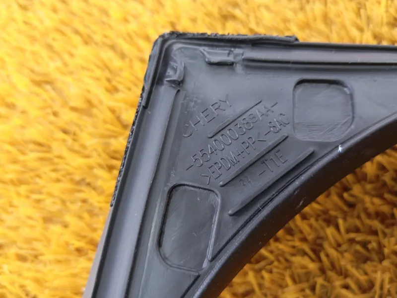 Уплотнитель стекла двери