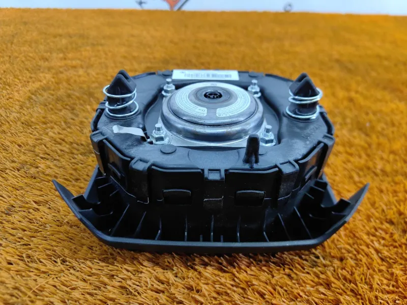 Подушка безопасности в руль