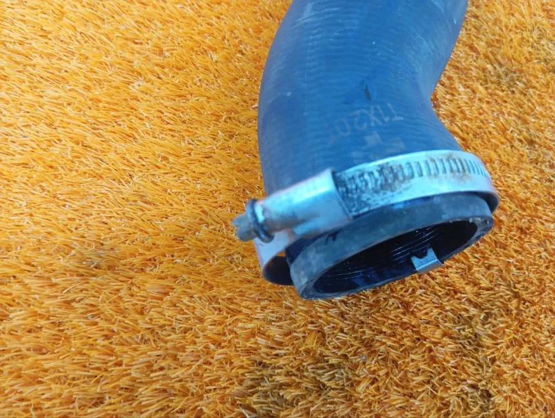 Патрубок интеркулера