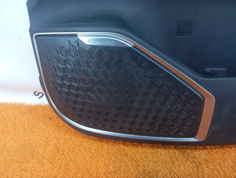 Обшивка двери