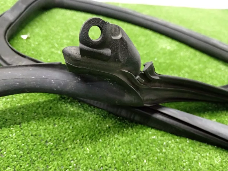 Уплотнитель двери