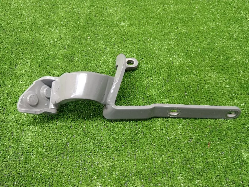 Петля двери багажника