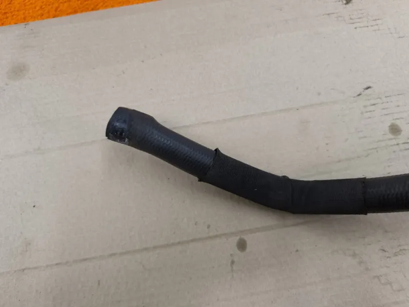 Патрубок радиатора