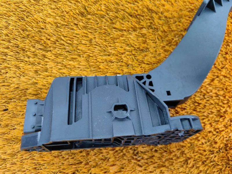 Педаль газа