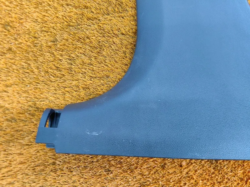 Обшивка центральной стойки