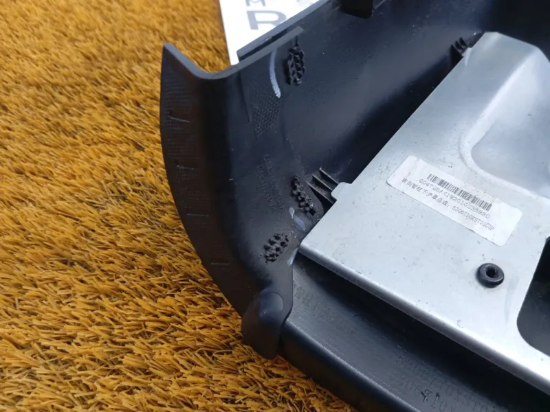 Кожух рулевой колонки