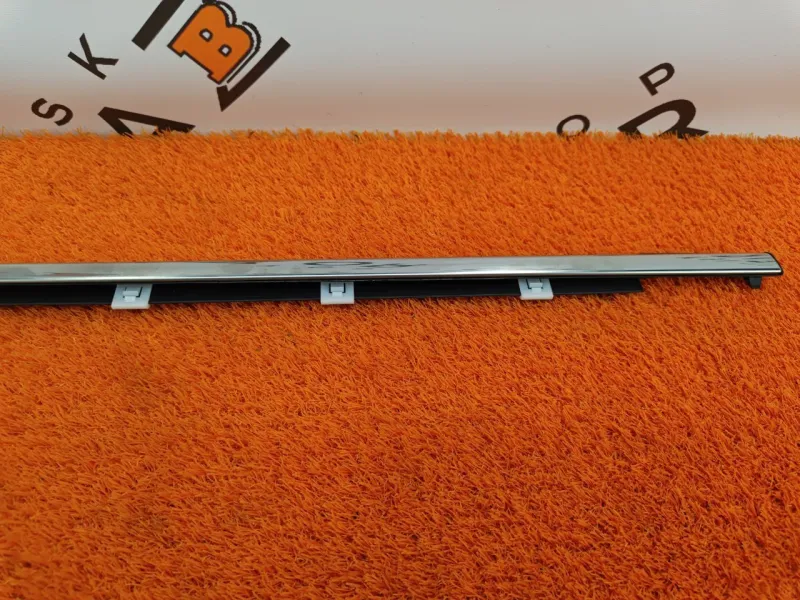 Молдинг стекла