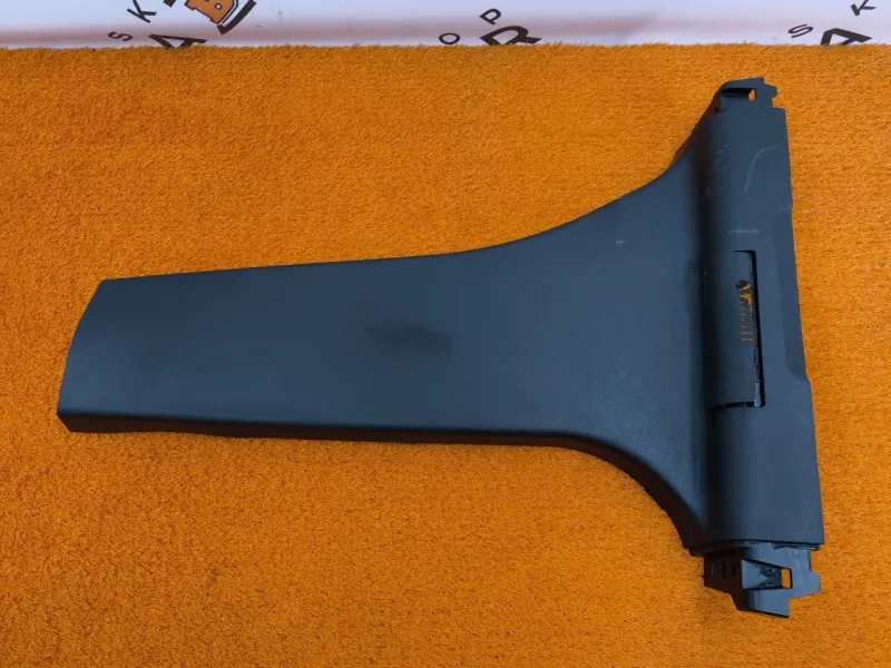 Обшивка центральной стойки