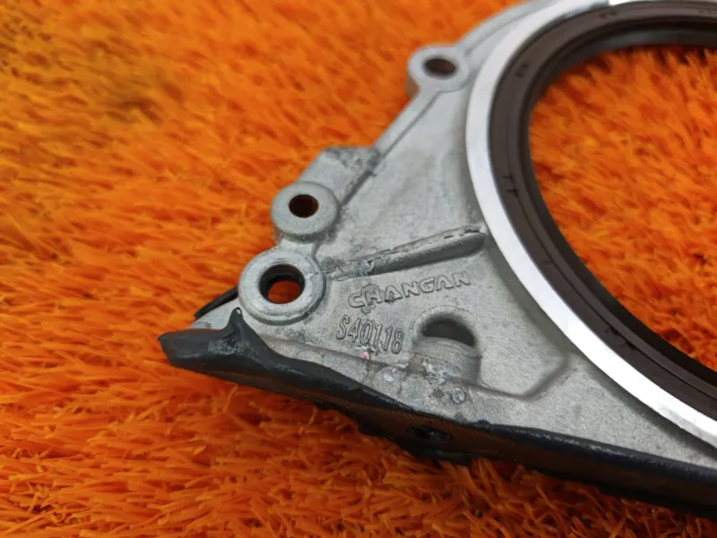 Крышка коленвала