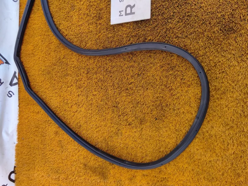 Уплотнитель двери