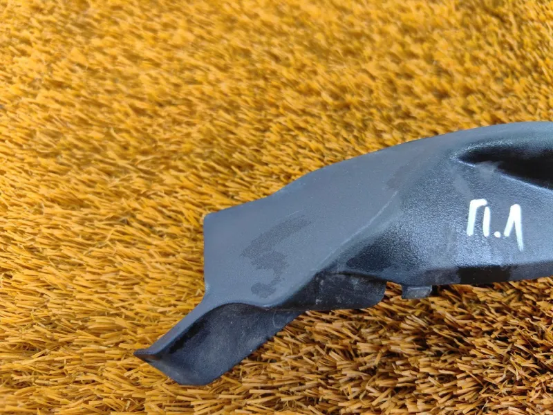 Уголок жабо