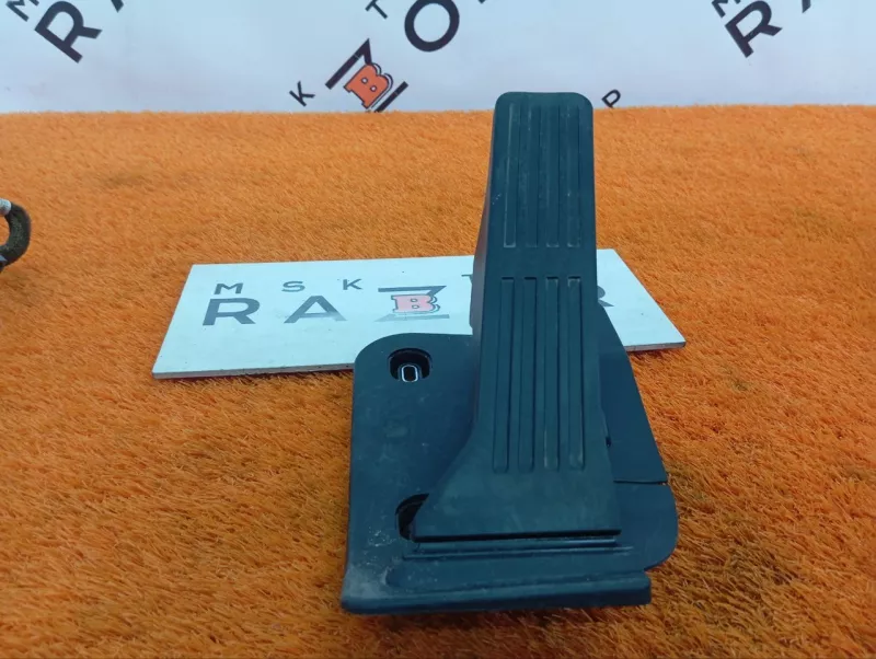 Педаль газа