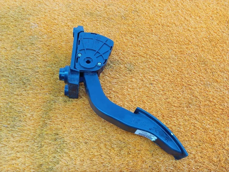 Педаль газа