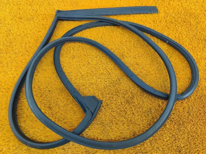 Уплотнитель двери