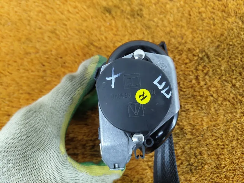 Ремень безопасности