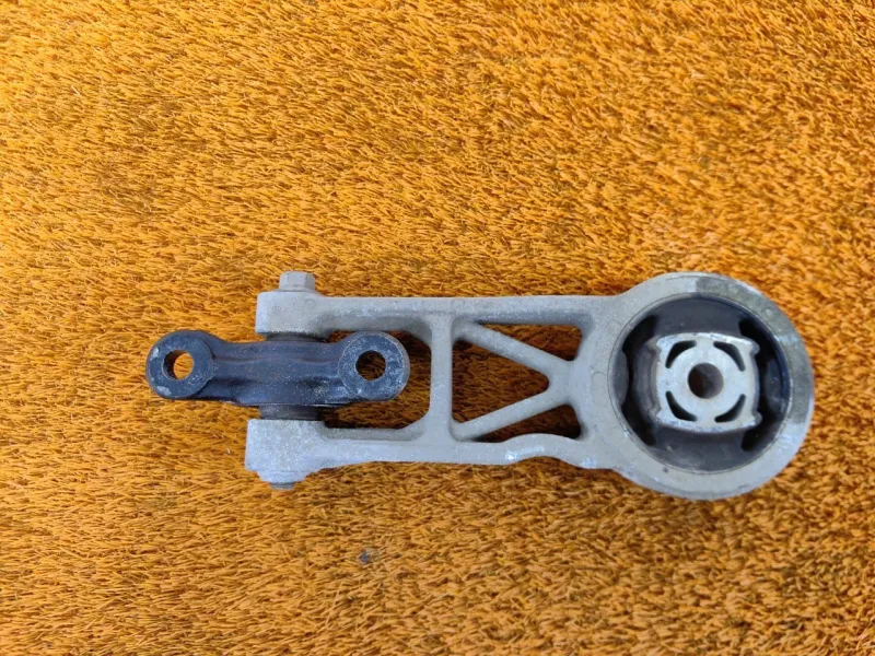 Опора двигателя