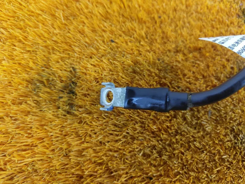 Клемма аккумулятора