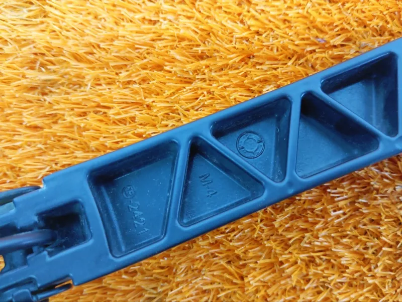 Поводок стеклоочистителя лобового стекла