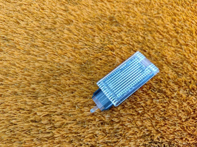 Плафон подсветки багажника