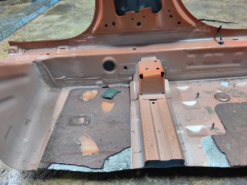 Порог с центральной стойкой