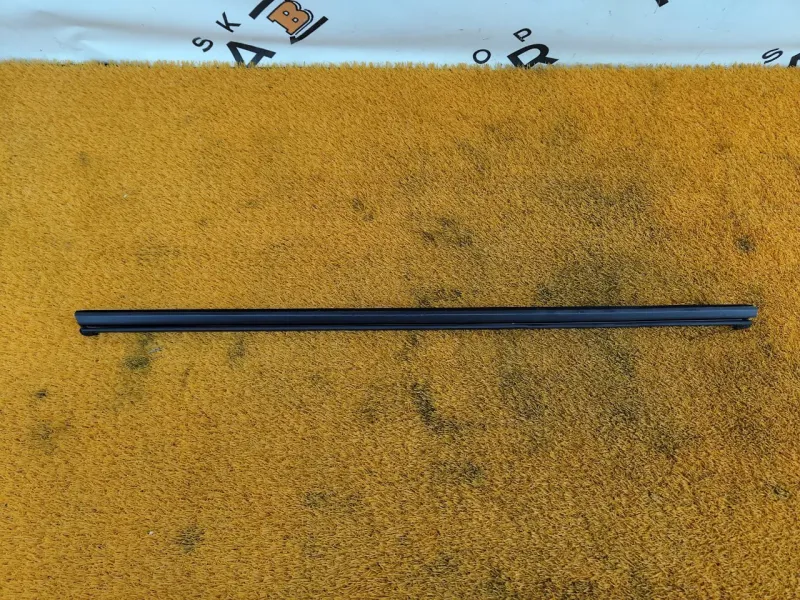 Уплотнитель стекла двери