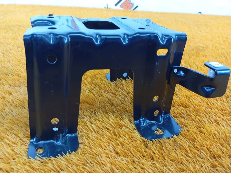 Кронштейн подлокотника