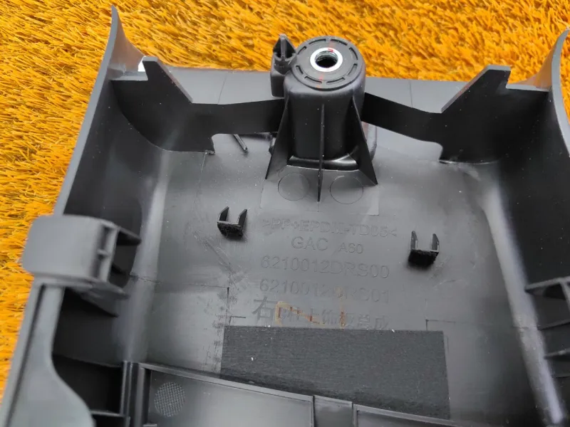 Обшивка центральной стойки