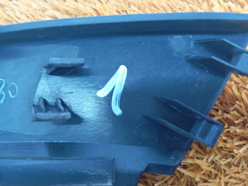 Накладка крышки багажника